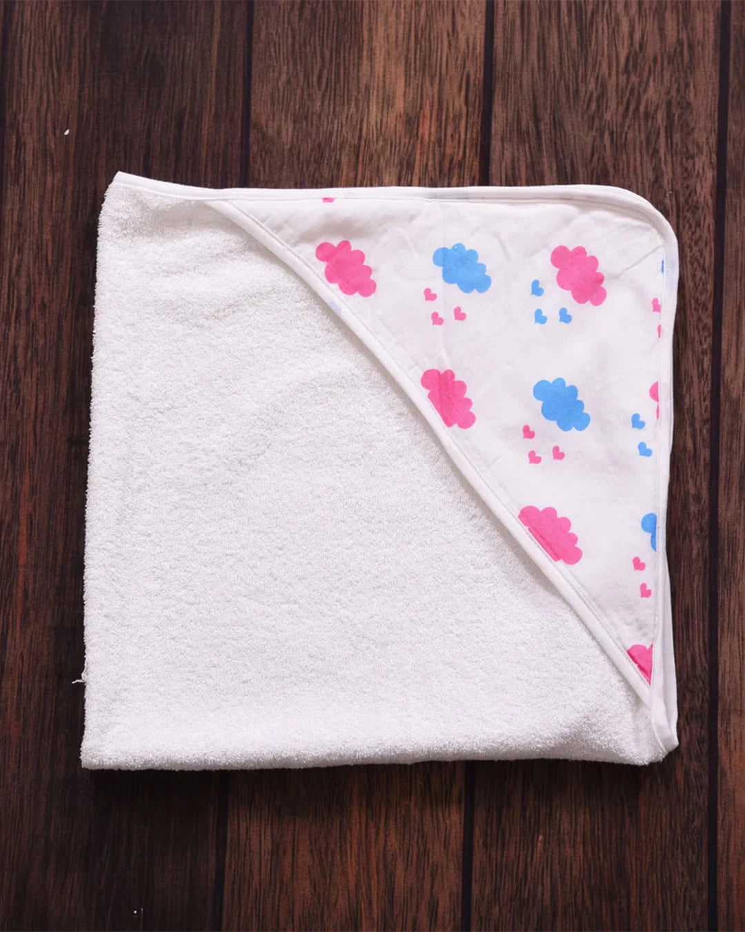 HOODED TOWEL- CLOUD PRINT